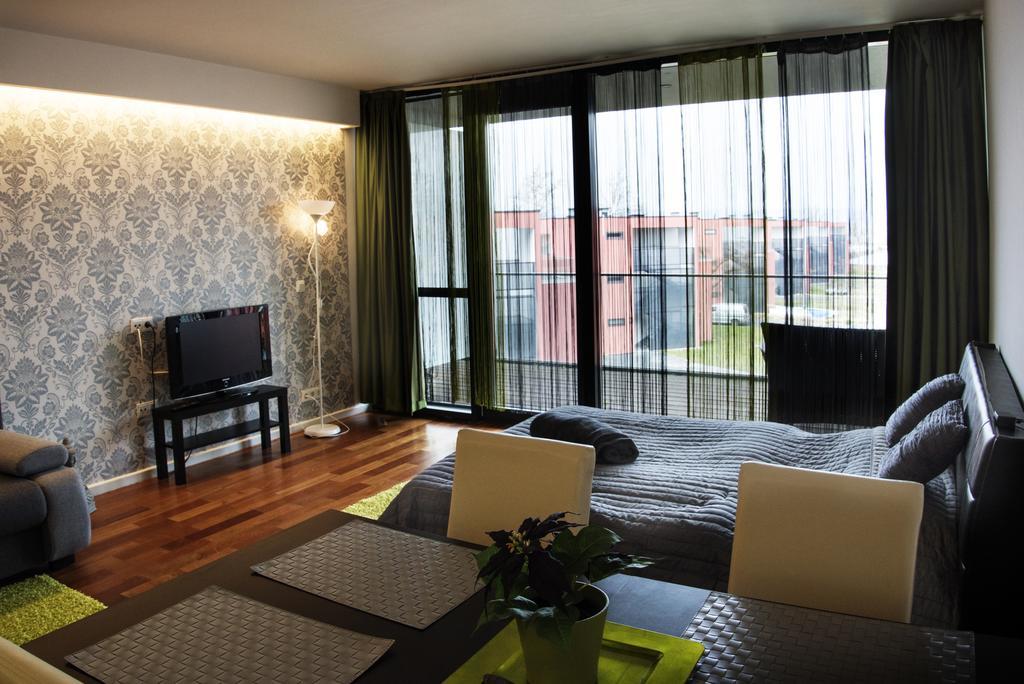 Modern Apartment With Lake View Balatonlelle Eksteriør bilde