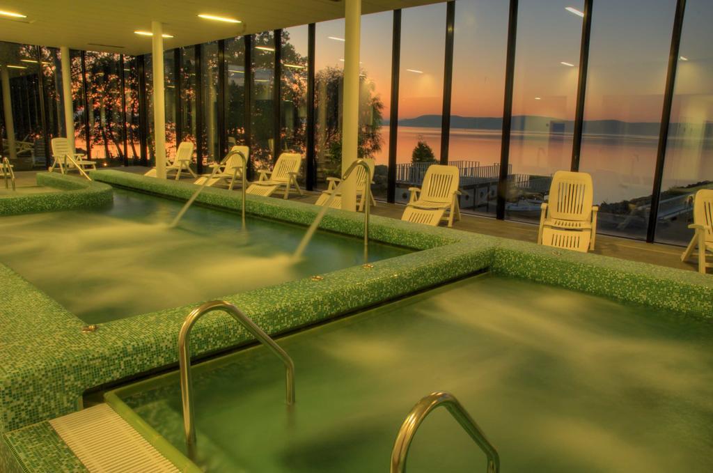 Modern Apartment With Lake View Balatonlelle Eksteriør bilde