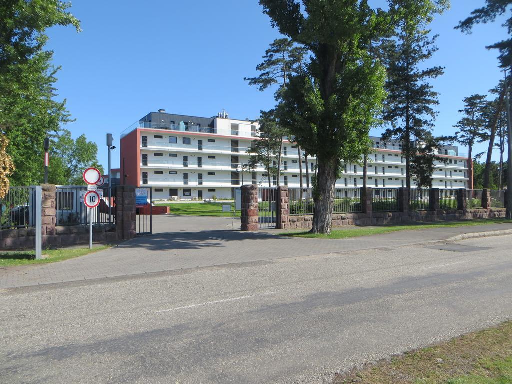 Modern Apartment With Lake View Balatonlelle Eksteriør bilde
