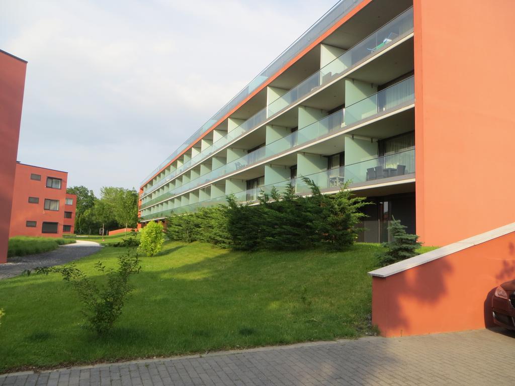 Modern Apartment With Lake View Balatonlelle Eksteriør bilde